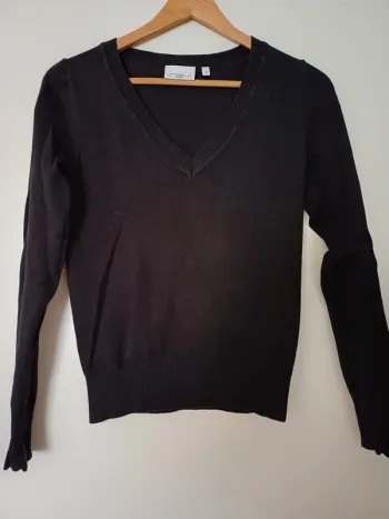 Pull noir col v