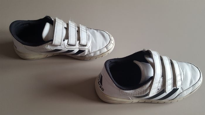 Baskets Adidas blanc noir taille 35 - photo numéro 3