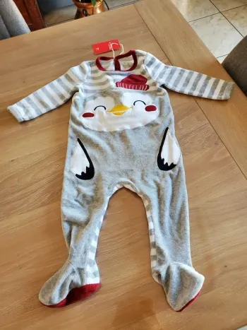 Pyjama pingouin DPAM 18 mois tout neuf