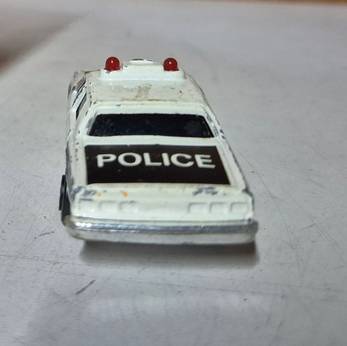 Voiture miniature police majorette sonic flashers chevrolet impala chevy - photo numéro 4