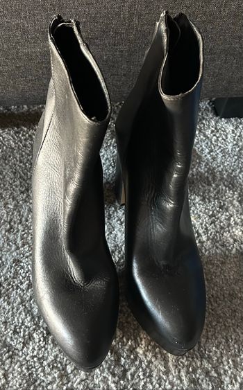 Bottines en cuir ZARA