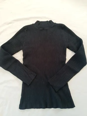 Petit pull moulant noir col montant La Halle taille M