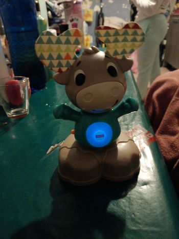 Cerf ficher prise lumineux  et sonore les cornes on des légères taches