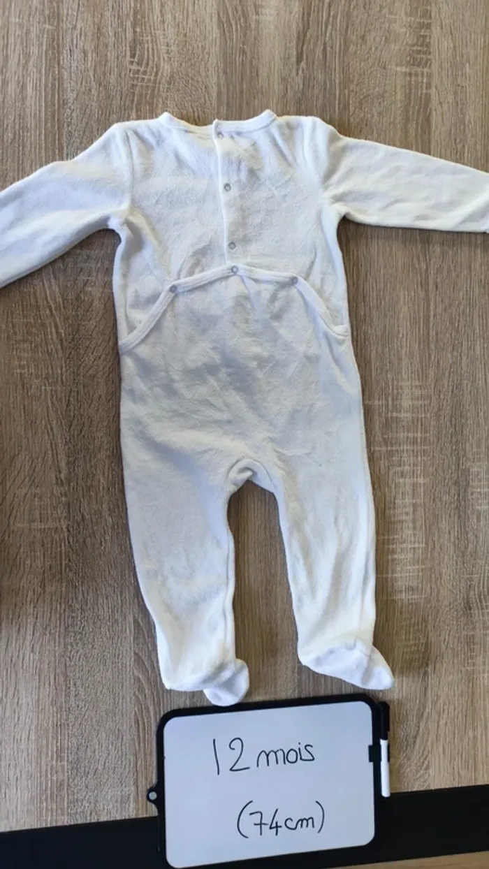pyjama en velours tout doux taille 12 mois - photo numéro 3
