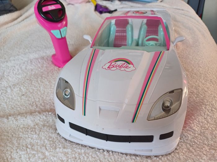 Voiture Barbie télécommandée - photo numéro 3