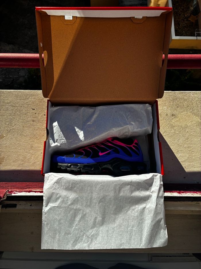 Nike Air Max Plus Noir/Racer Blue/Salsa Red/Hyper Pink - Taille 43 - Neuves - photo numéro 10