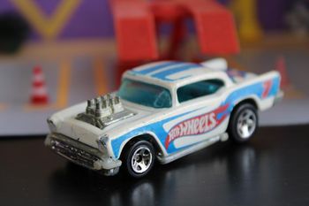Hot wheels Chevrolet Chevy 57
