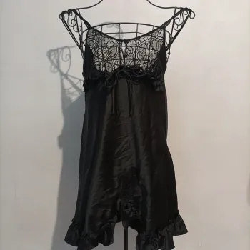 Nuisette satinée taille 40