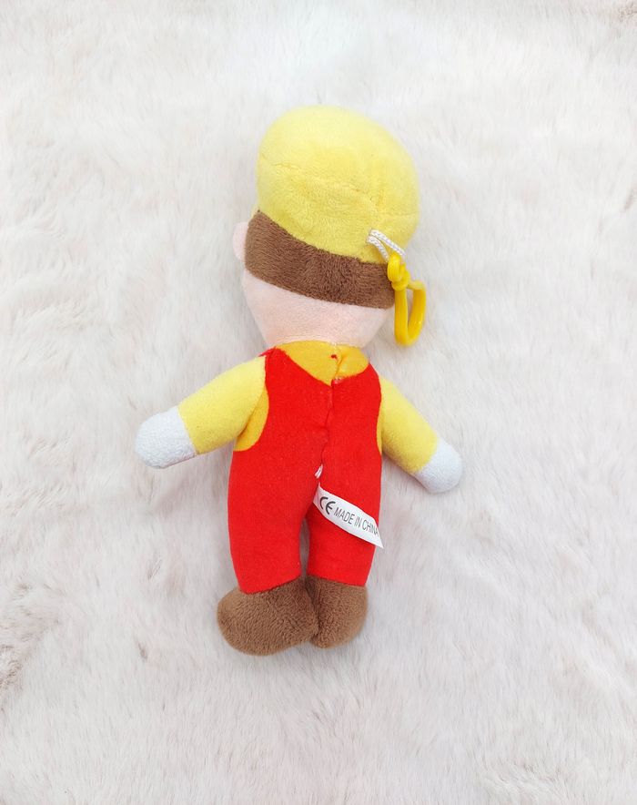 Porte-clé peluche Mario rouge et casquette jaune lettre « M » 20 cm - photo numéro 2