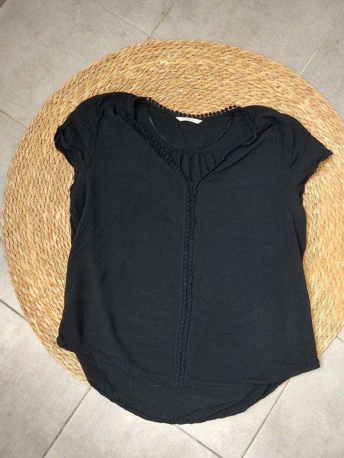 Joli haut noir taille S - photo numéro 2