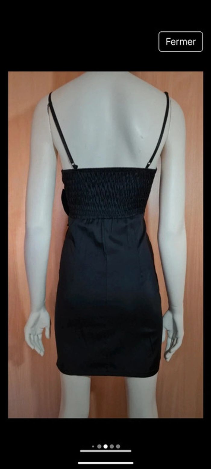 Jolie robe noire à bretelles et bleu avec une S - photo numéro 5