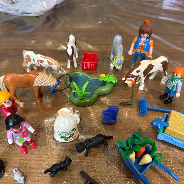 Petit lot de Playmobil chevaux et personnage - photo numéro 2