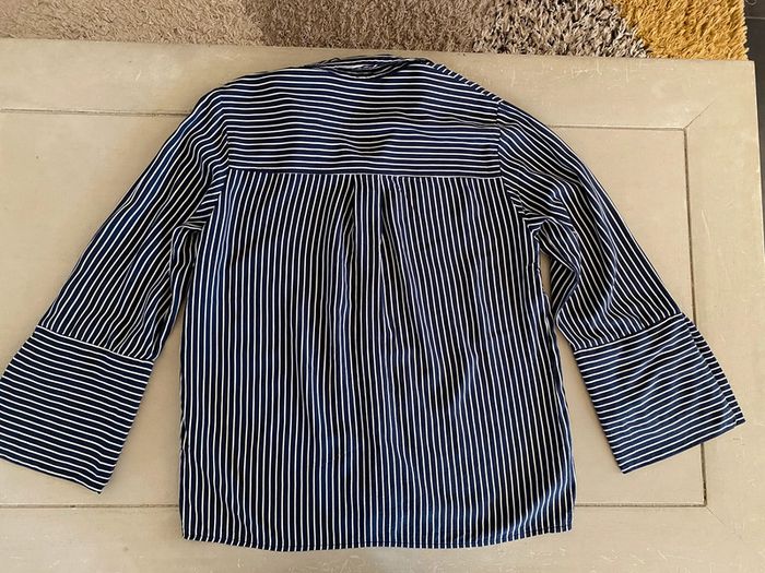 Chemise Pimkie Collection blanche et bleue marine à rayures taille M - photo numéro 17