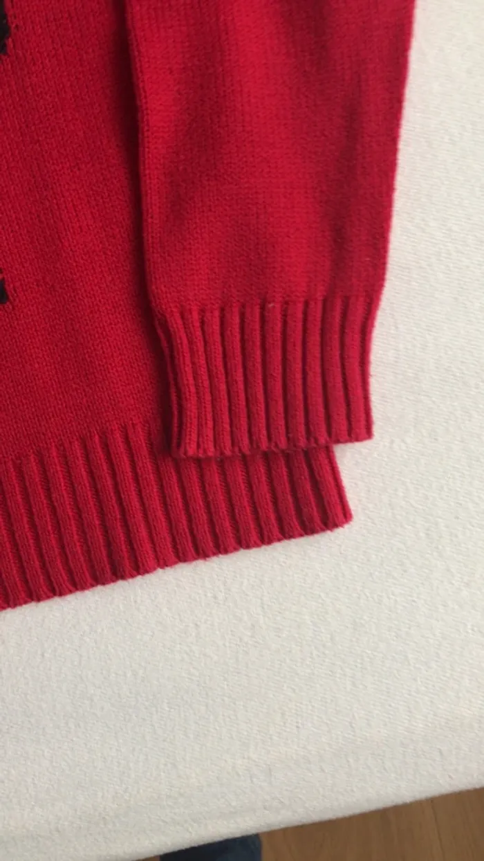 Pull rouge col roulé "Bambi" de chez Palomino 5 ans - photo numéro 4