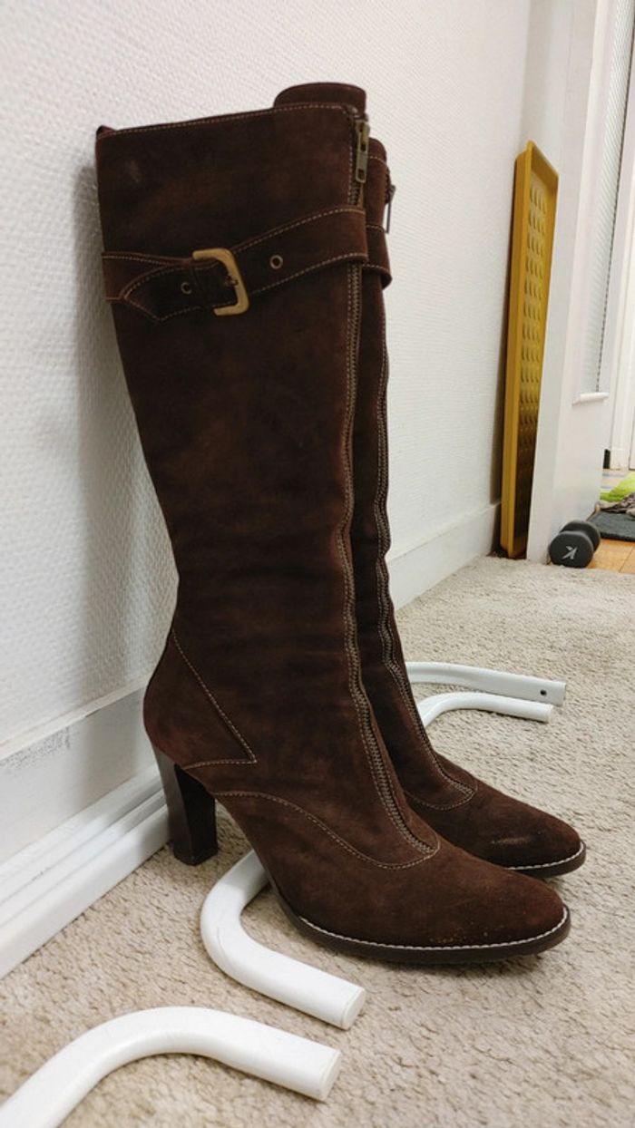 Bottes haute d'hiver intégralement fourré en laine daim marron talon carré bloc - photo numéro 15