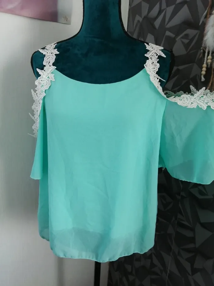 Top turquoise doublé épaules dénudées avec dentelle / made in italy / (TU) - photo numéro 2
