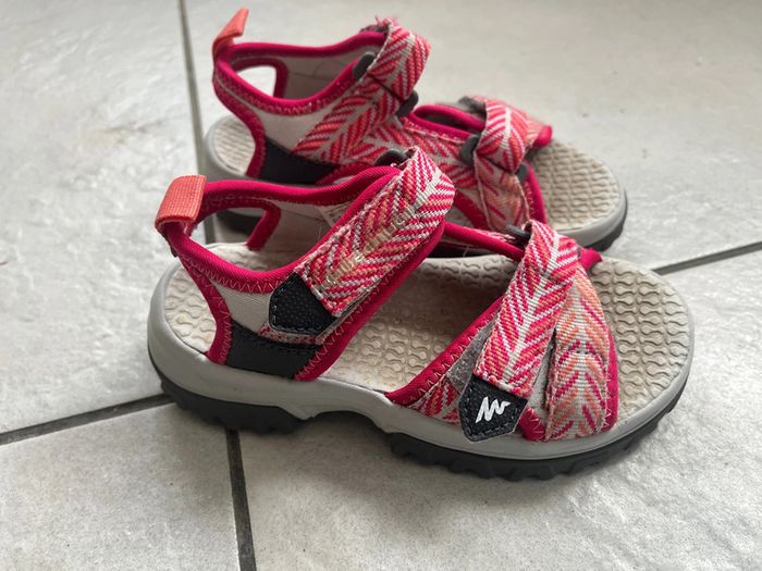 Sandalettes ouvertes quechua pointure 27 - 28