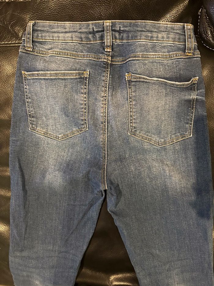 Jean troué Primark - photo numéro 5