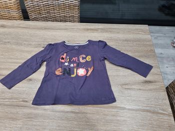 Tee-shirt manches longues  Taille 5/6 ans