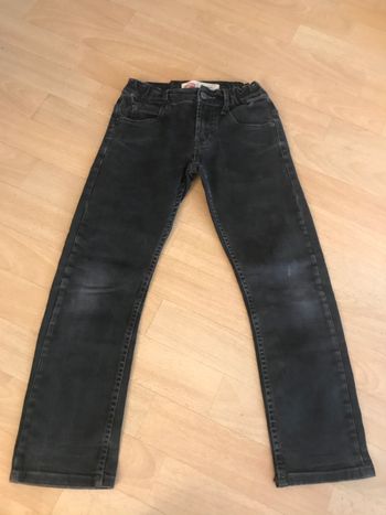 Jeans garçon taille huit ans