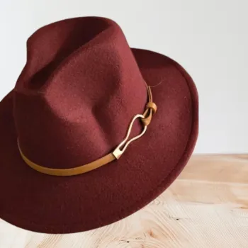 Destockage chapeaux vide maison