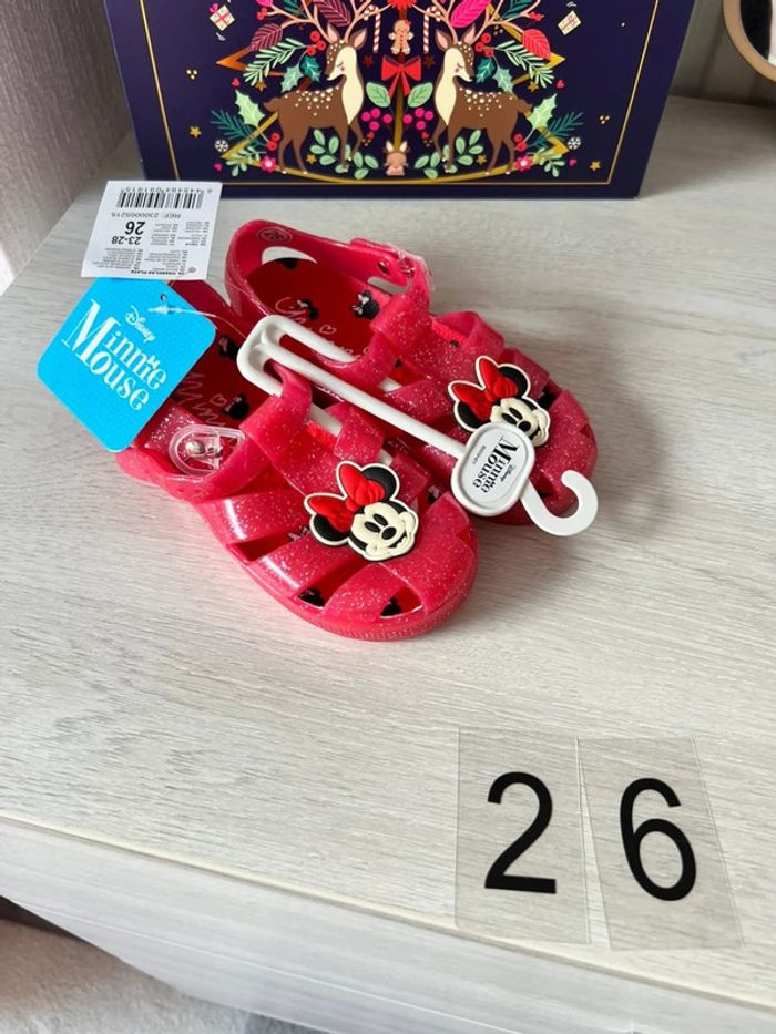 Sandalettes Minnie semelle confort 26 rouge neuves