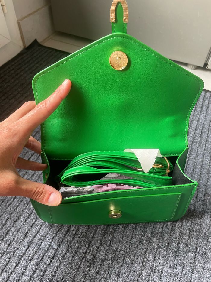 Sac bandoulière vert NEUF - photo numéro 2