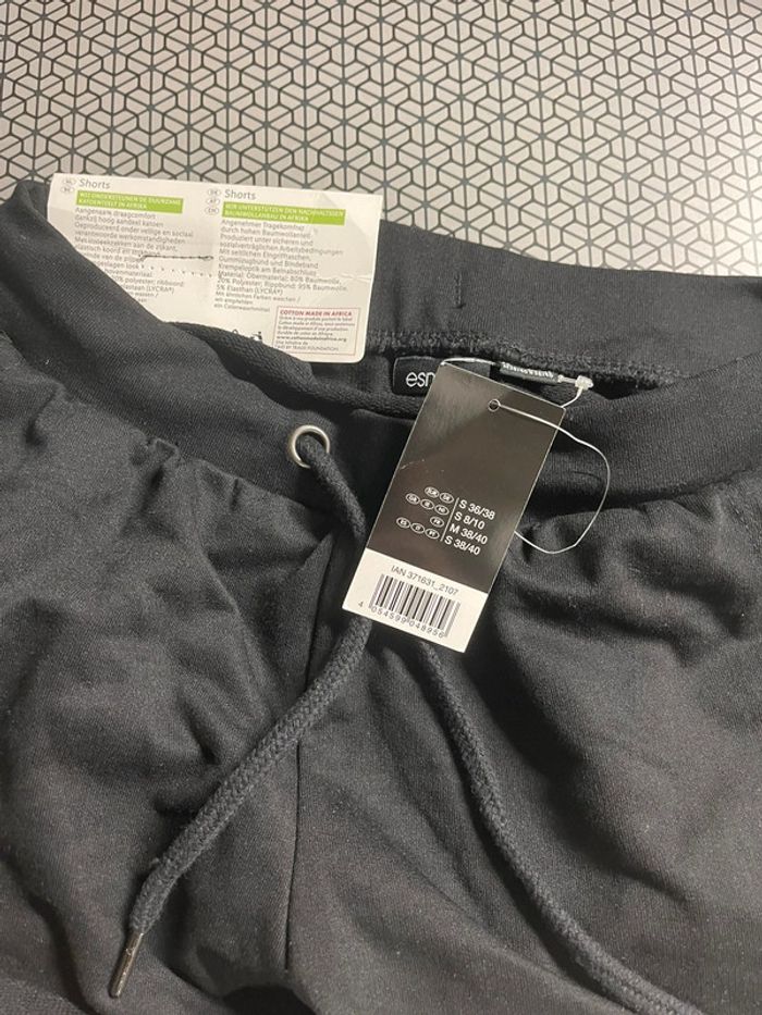 Short neuf - photo numéro 3