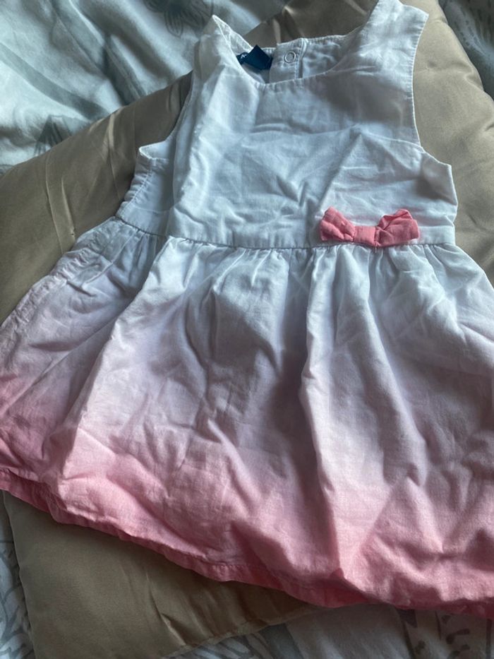 Robe bébé rose dégradé Kiabi 6 mois