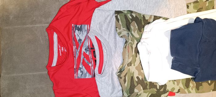 Vêtements garçon de 3 à 5 ans neuf très peu utilisé - photo numéro 3