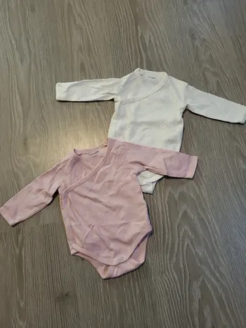 Lot 2 body 6/9 mois