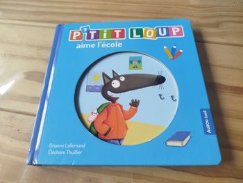 P'tit loup aime l'école