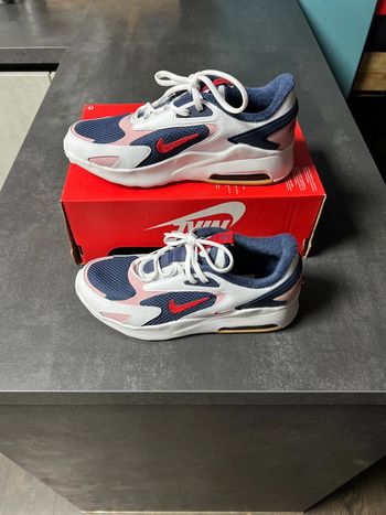 Basket Nike taille 37.5