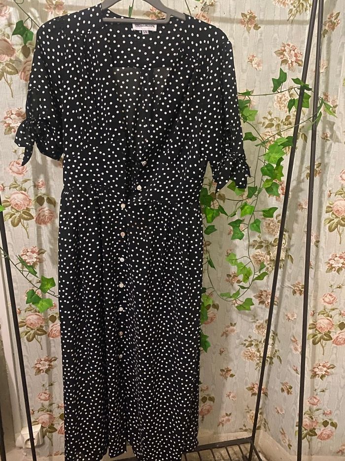 Robe à pois noire