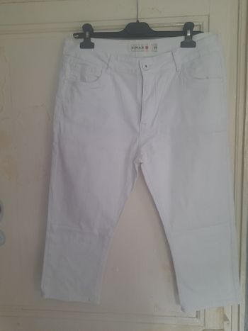 Pantacourt blanc, marque X-MAX, taille 46