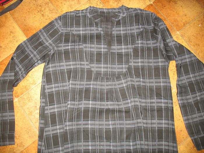 BLOUSE ML NOIRE RAYÉ GRIS - TAILLE S - n°01 - photo numéro 2