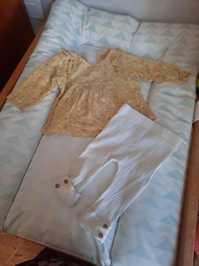 Ensemble jaune fleuris