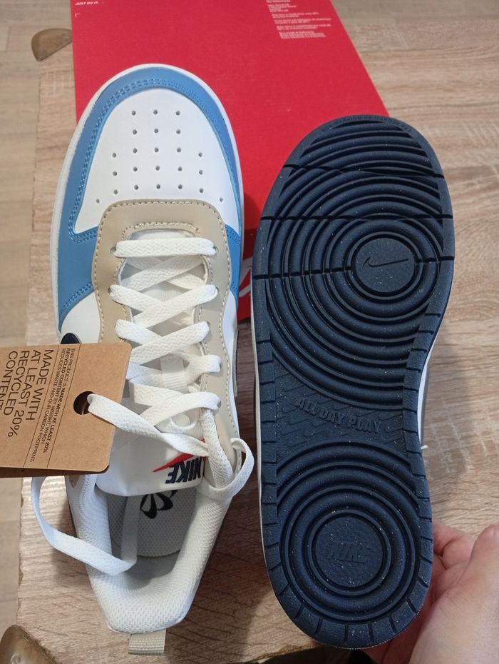 Baskets Nike neuves t.38,5 - photo numéro 5