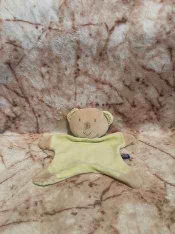Doudou plat ours koala vert Sucre d’Orge