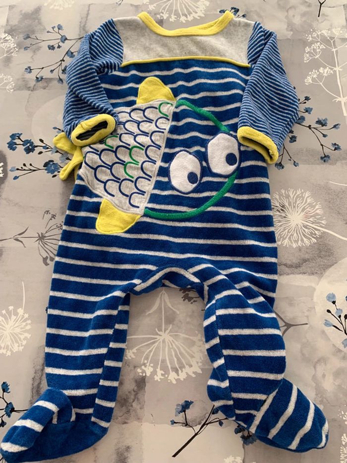Lot pyjamas garçons en 9 mois - photo numéro 2