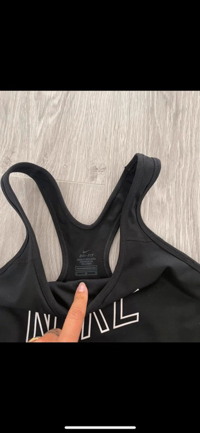 Brassière Nike taille M - photo numéro 2