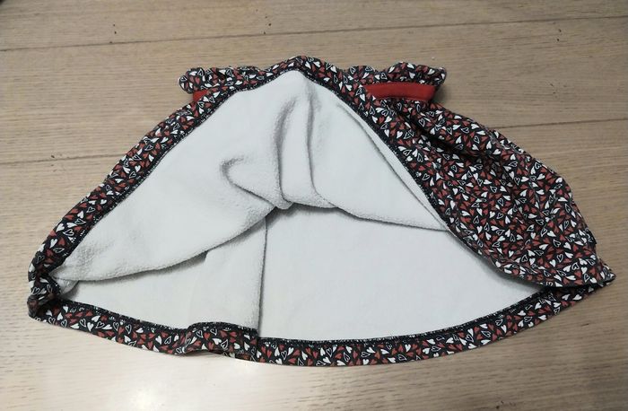 Jupe fille 5ans en très bon état - photo numéro 3