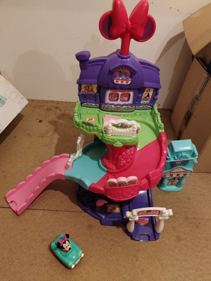 Circuit Minnie tut tut bolide