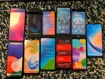 Lot de 11 portables factices