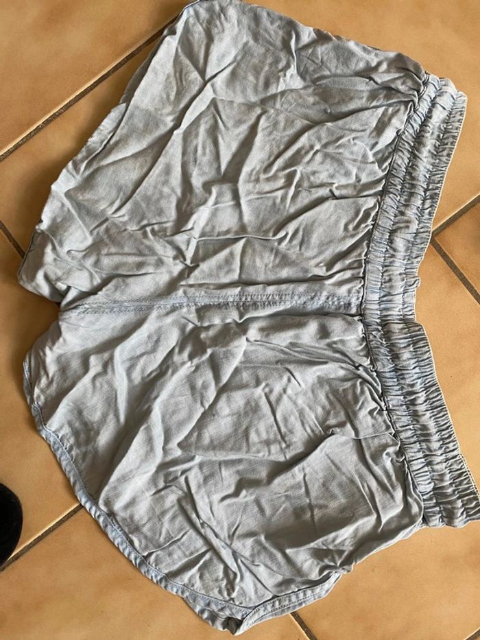 Short femme 42 - photo numéro 2