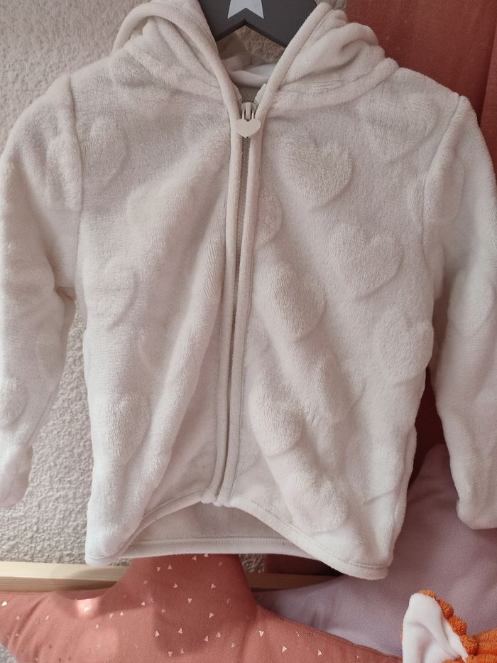 Veste polaire avec capuche - Motif cœur - Crème - 24 mois - Très bon état - Kimbaloo - photo numéro 2