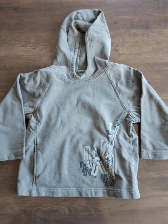 Pull à capuche