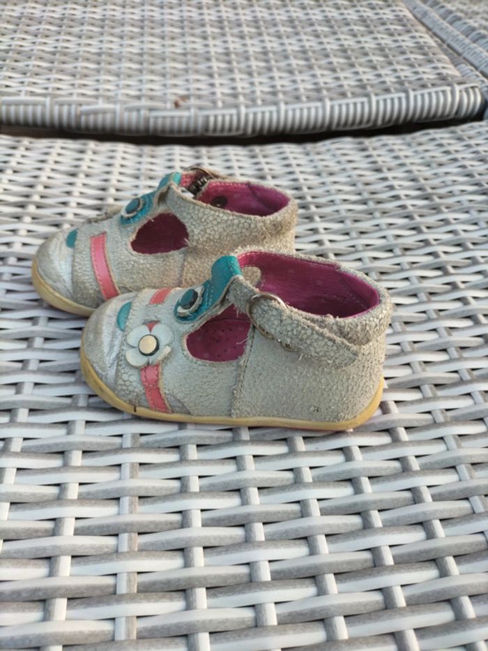 Chaussures gris et rose pointure 20 - photo numéro 2