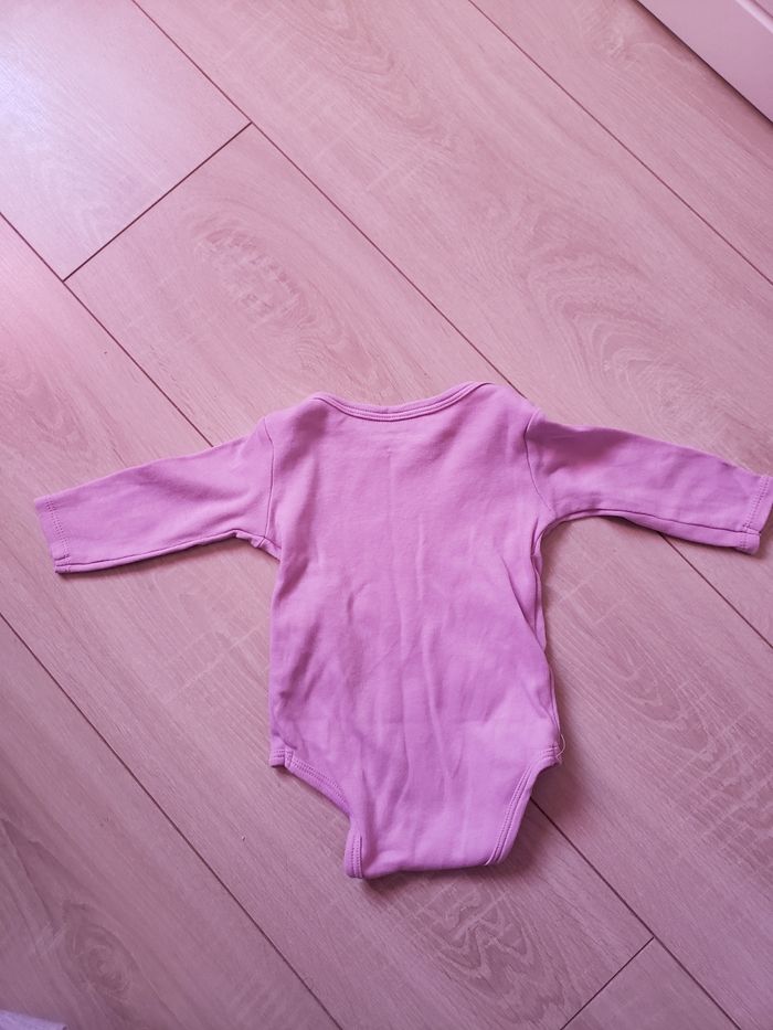 Lo t de 2 bodys 🎀 In Extenso 6 mois 2€ - photo numéro 8