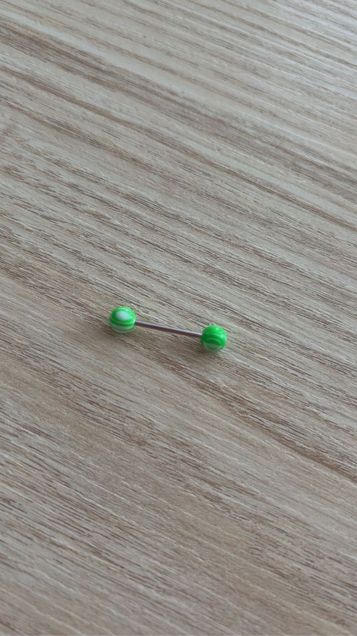 Piercing à la langue en acier inoxydable